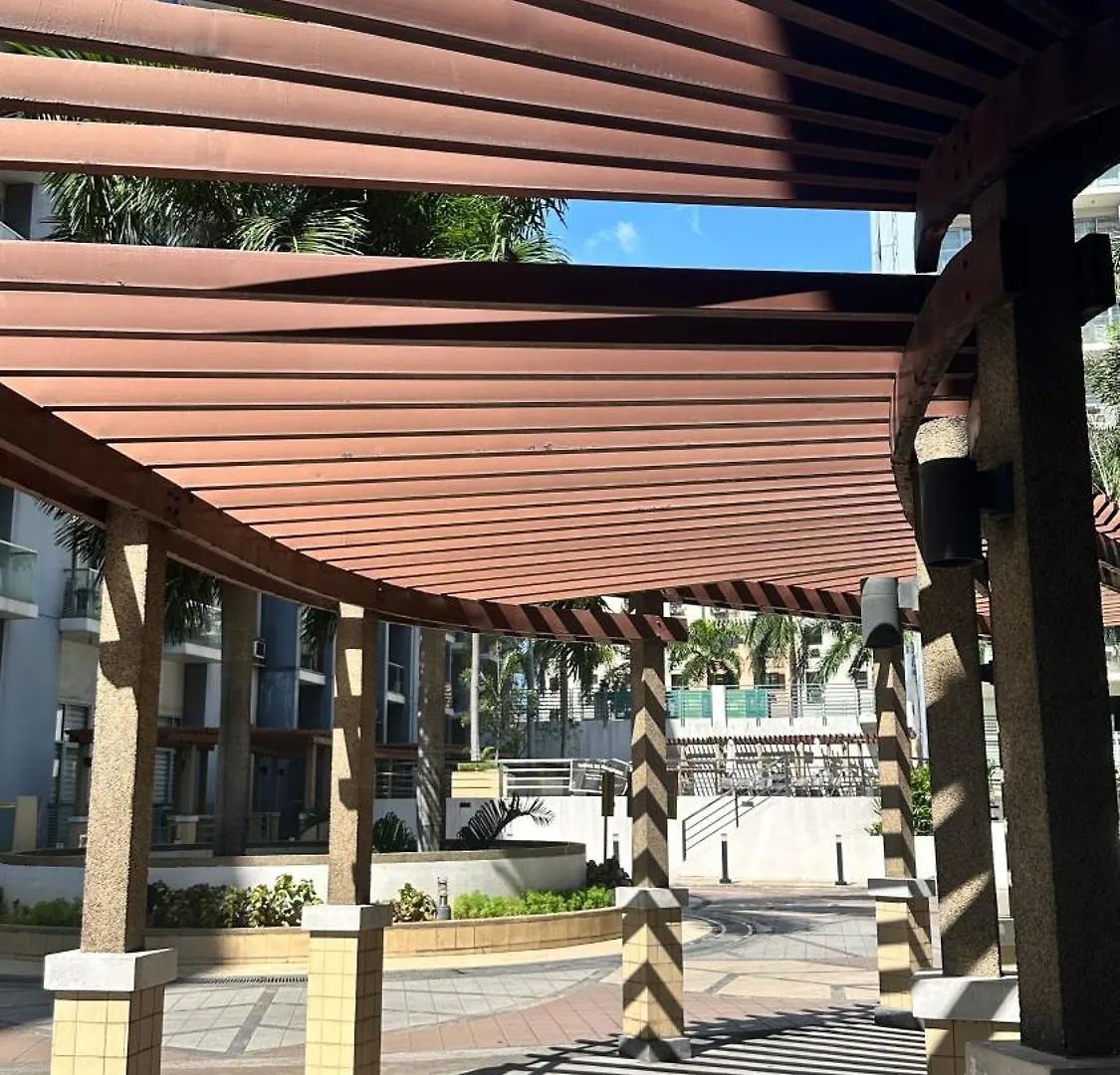 One Palm Tree Villas Across Naia Terminal 3 By IV Jds Aparthotel Manila