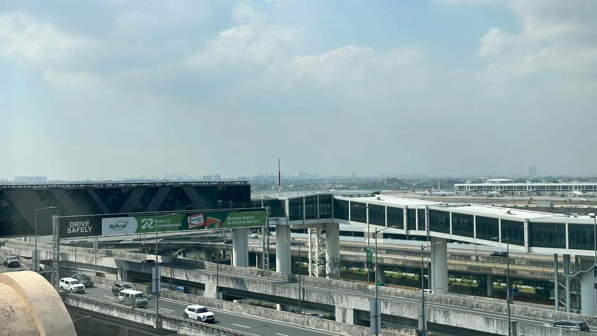 One Palm Tree Villas Across Naia Terminal 3 By IV Jds Aparthotel Manila