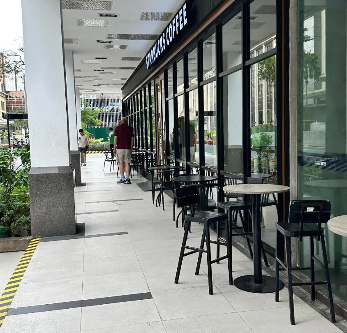One Palm Tree Villas Across Naia Terminal 3 By IV Jds Aparthotel Manila